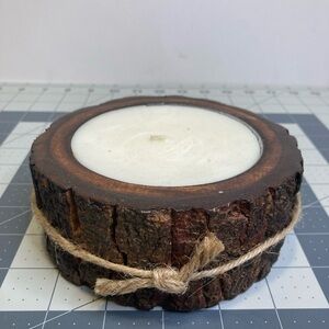 Himalayan Trading Post Candle Grapefruit Pine Round Tree Bark Single Wick